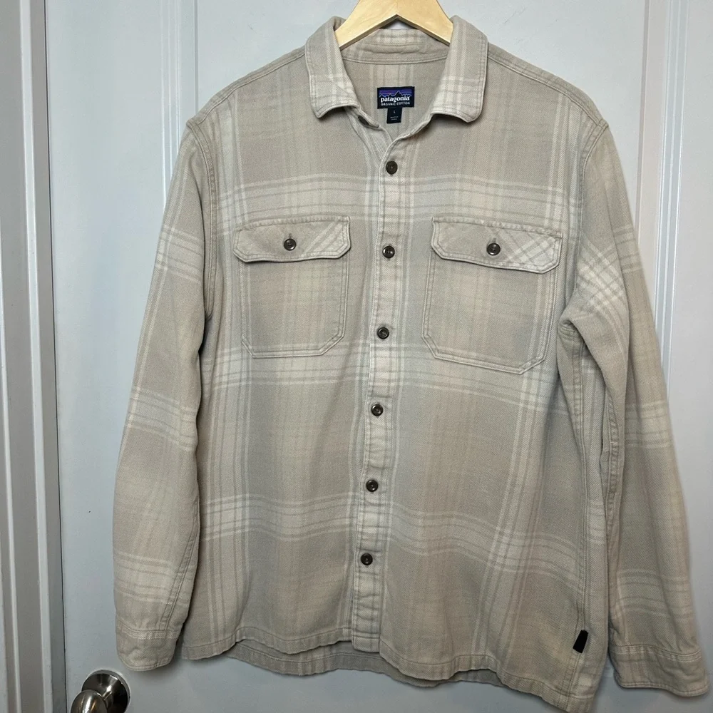 Patagonia Long Sleeved Fjord Tan Neutral Button Up Organic Cotton Shirt, Large